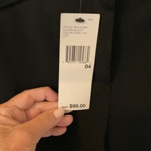 DKNY black skinny pants with zipper at hem size 4 new with tags